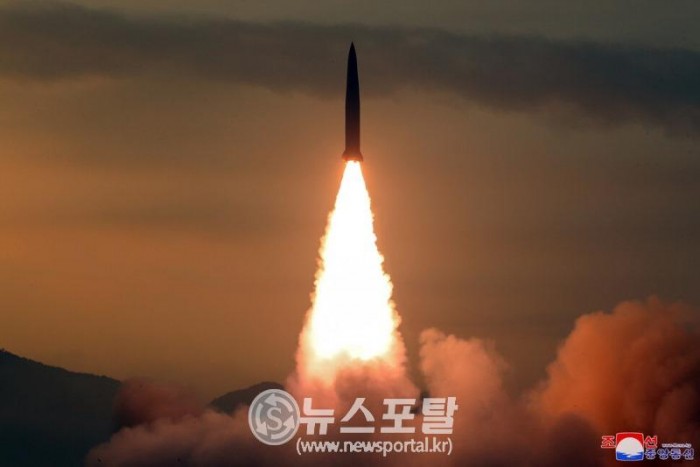 북한 동해상에 탄도미사일 발사 14번째.jpg